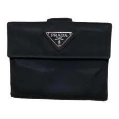 プラダ二つ折りサイフ　ナイロン　サフィアーノレザー