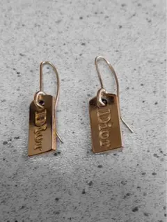 Christian Dior ディオール ロゴプレート ピアス ゴールド