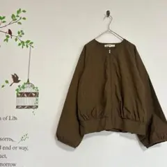 cutie blonde/バックギャザーナイロンブルゾン フルジップ ノーカラー