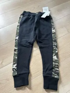 新品！迷彩柄ライン入り！スウェットストレートパンツ　男の子110