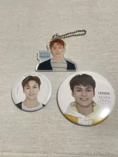 seventeen セブチカフェ バーノン 缶バッジ アクリルキーホルダー