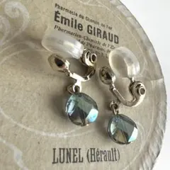 痛くない！イヤカフにも使えるグリーンのガラス＊ソフトタッチイヤリング　1ペア