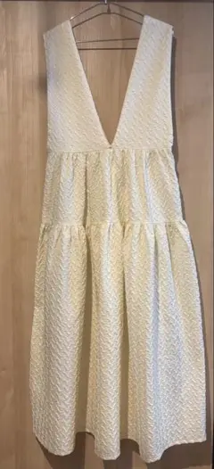 LIAN ノースリーブ Vネック ワンピース ホワイト