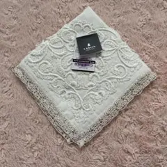 LANVIN 刺繍入りホワイトハンカチ