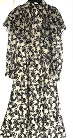 【アンドクチュール】花柄ワンピース