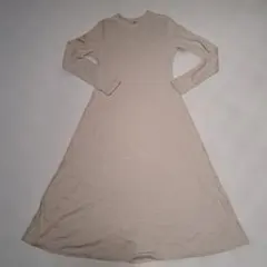 お値下げ中美品UNIQLOリブニット ベージュ 長袖 ワンピース