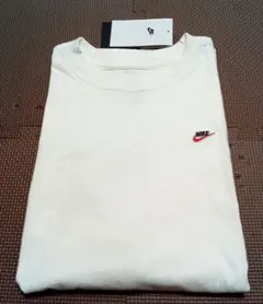 ナイキ　ウィメンズ　Tシャツ　ホワイト