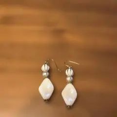 ストライプ＆ひし形ビーズ フックピアス 両耳用