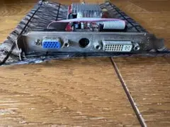 ATI RADEON 9200 AGPグラフィックボード 動作確認済のサムネイル
