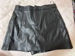 ZARA ブラックレザー風ショートパンツ　スカパン　　新品