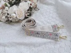 新作　ショルダー紐　インド刺繍リボン　水色　スマホ　ストラップ　いちご　送料込