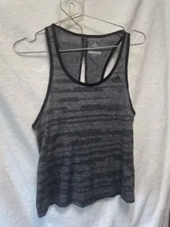 adidas ストライプ タンクトップ グレー