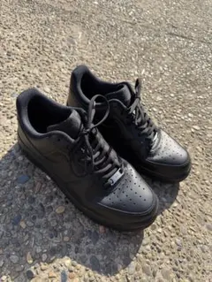 Nike Air Force 1 ブラック スニーカー