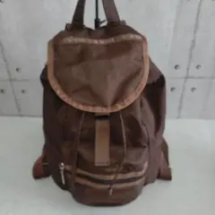 【GUESS】軽量ナイロン ロゴジャガード バッグパック ブラウンのサムネイル