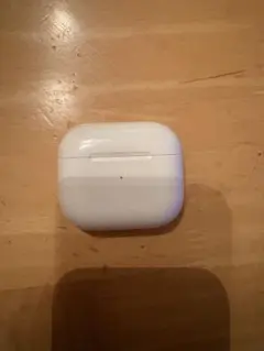 AirPods 第三世代　充電ケースのみ