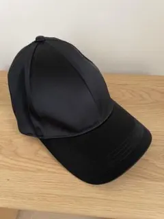ZARA 黒 サテン キャップ Mサイズ
