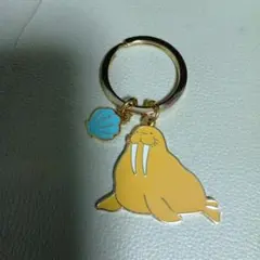 セイウチと貝のキーホルダー
