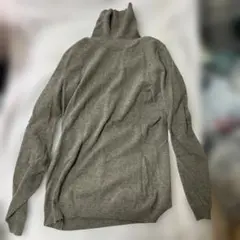 ユニクロ　カシミヤ　タートルネックセーター　チャコール⭐︎