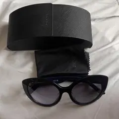 希少】PRADA SPR 07Y-F キャットアイ サングラス イタリア製 - メルカリ