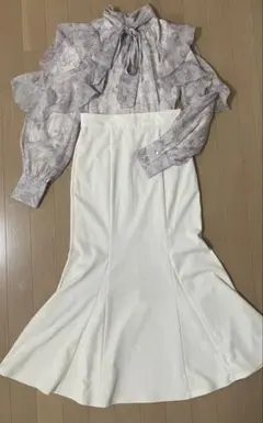 INGNI花柄フリルブラウスとGUホワイトフレアスカートのセット売り　春服