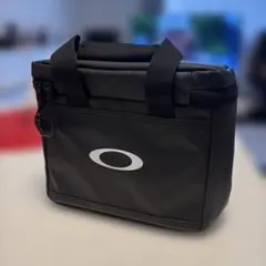 新品未使用　OAKLEY 保冷バッグ ブラックのサムネイル