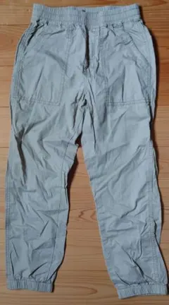 UNIQLO パンツ ベージュ