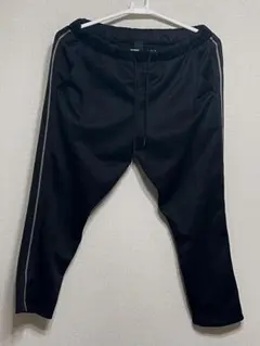 ブラック サイドストライプ カジュアルパンツ