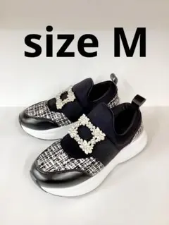 新品　23.5㎝ レディース　厚底スニーカー　ブラック　ホワイト