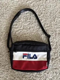 FILA ショルダーバッグ ブラック ホワイト レッドのサムネイル