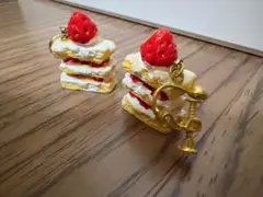 食品サンプル　いちごミルフィーユイヤリング　フェイクスイーツ