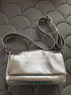 アクリス AKRIS トートバッグ ターンロック レザー シルバー - メルカリ