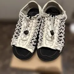 KEEN UNEEK Iサンダル 23.5