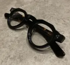 Item thumbnail for item 33d9ac4b-4ef7-4455-8a16-718e4e451c91