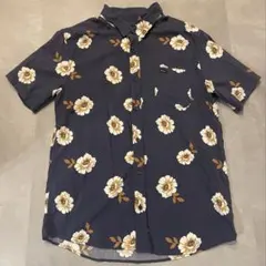 【極美品】RVCA（ルーカ）ボタニカル柄 半袖シャツ 総柄のサムネイル