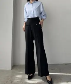 Louere ゴールドボタンフレアパンツ(ブラック)のサムネイル