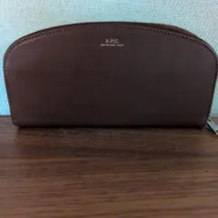 A.P.C ハーフムーン 長財布のサムネイル