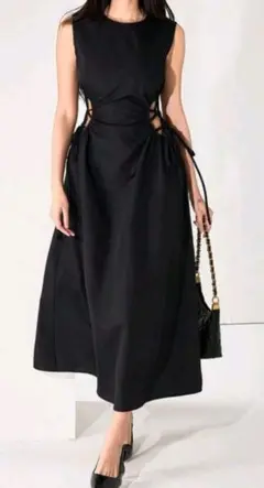 【値下げ】SHEIN シーイン カットアウト ワンピース