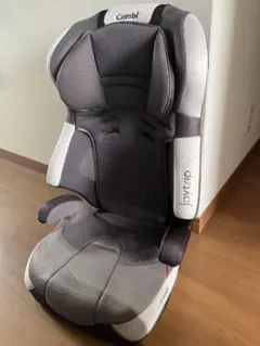 Combi ジョイトリップ エアスルー GC/GF グレー ジュニアシート