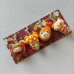 チャーム #1348 くまさんフード　 ミニチュア デコパーツ