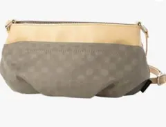 グレージュ ショルダーバッグ