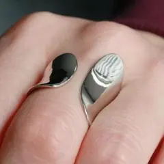 Item thumbnail for item 4e8cb8b6-0271-400a-8b1c-c6b83db5a8c3