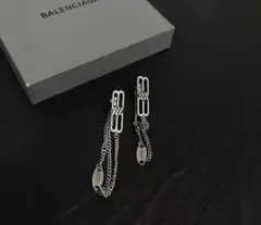 BALENCIAGA チェーン付きピアス
