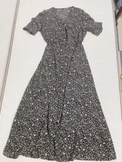 GU ジーユー 花柄ワンピース 前開き Sサイズ