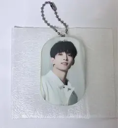 seventeenセブチBE THE SUN ドギョム　キーホルダー①