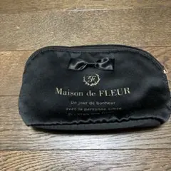 Maison de FLEUR 黒リボンポーチ