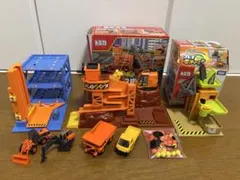 トミカ 建設現場セット オレンジクレーン 未使用 オンライン限定価格*】トミカ 岩がゴロゴロ！ビッグ工事現場と
