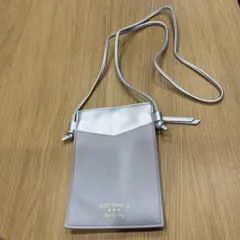新品　ポーチ　シルバー