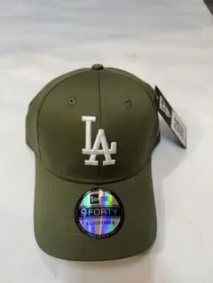 New Era LAロゴOlive色White刺繍男女用キャップフリ➖サイズ