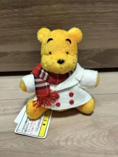 ディズニー プーさん ぬいぐるみバッチ 白いコート
