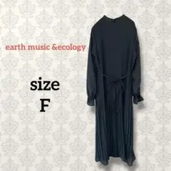 アース【F】プリーツロングフレアワンピース 透け感　ブラック系 無地 フェミニン